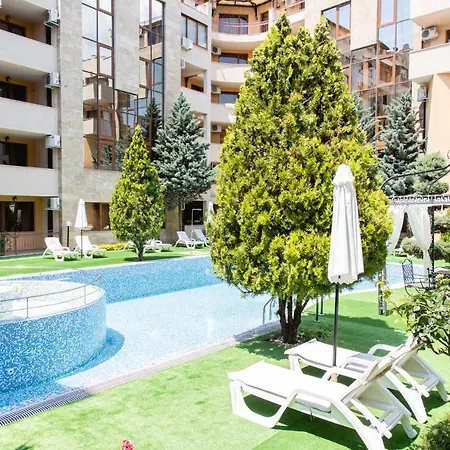 In The Centre Of Sunny Apartment Sunny Beach